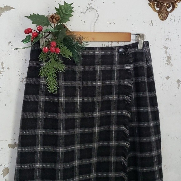 MICHELE Women's VINTAGE Academia Wool Wrap Front Fringe Black Plaid Maxi Skirt 8 - Picture 1 of 9